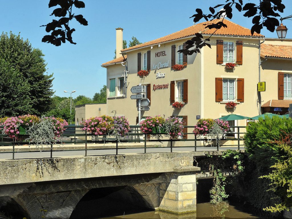 Auberge du Cheval Blanc et le Clovis Logis