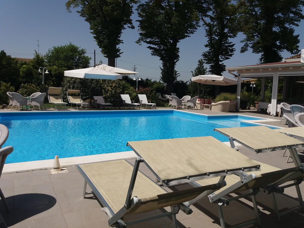 Relais Villa Roncuzzi