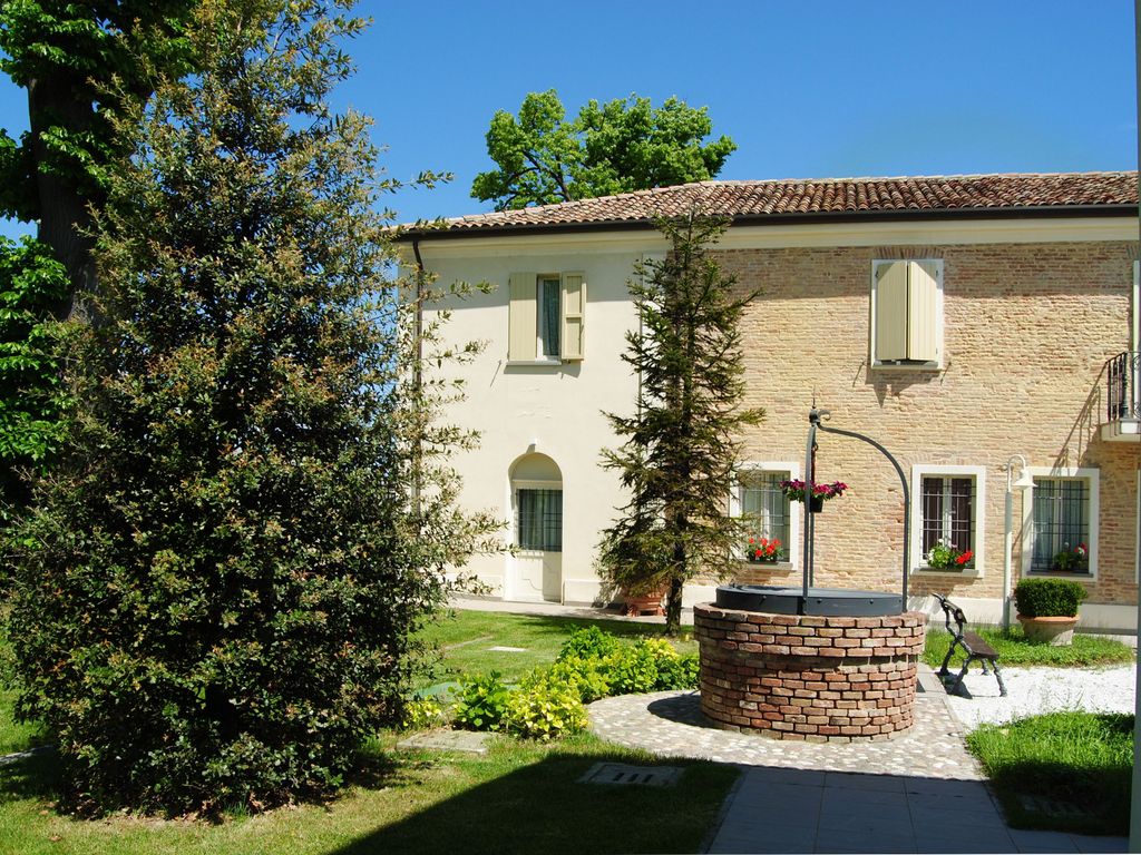 Relais Villa Roncuzzi