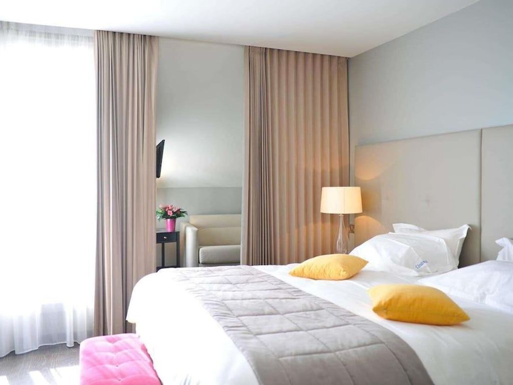 Hotel De L'Universite