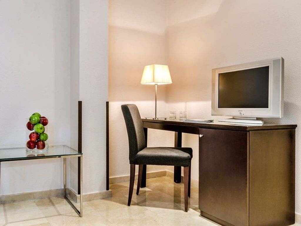 EXE SUITES 33