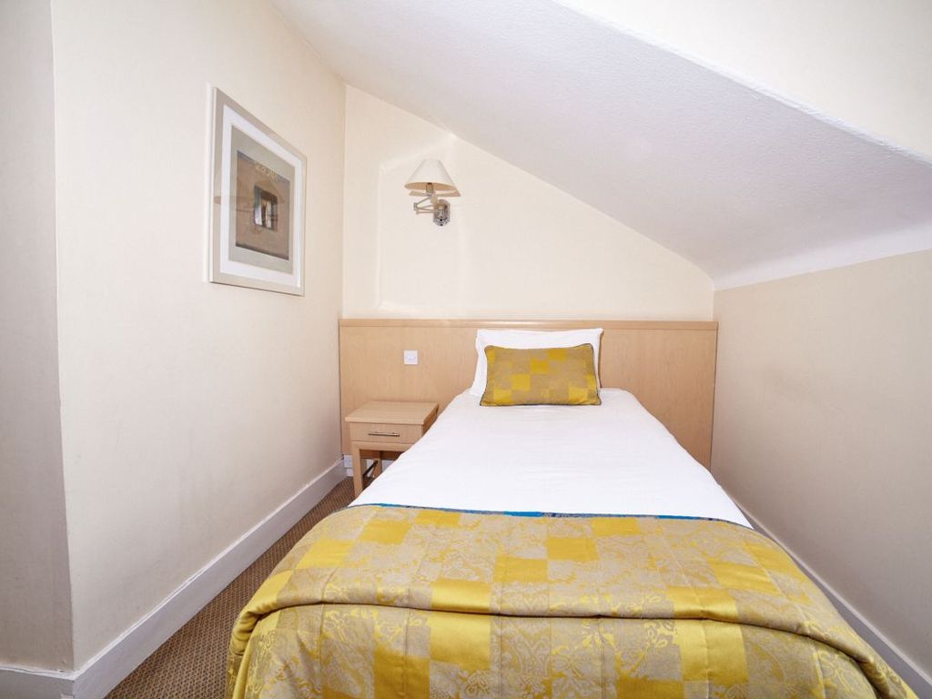 Aberdeen Station Hotel