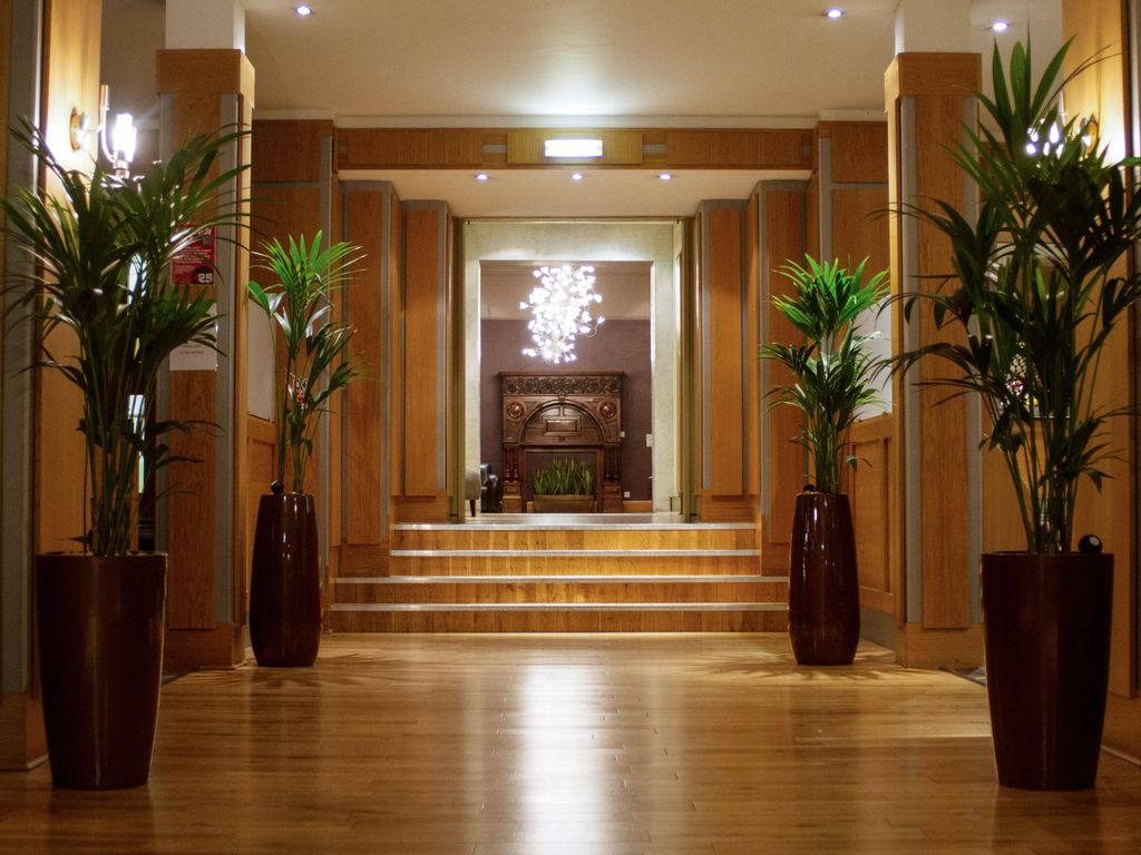 Aberdeen Station Hotel