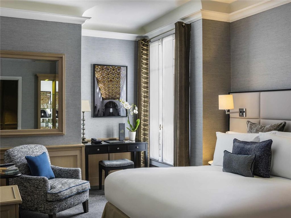 Sofitel Paris Baltimore Tour Eiffel