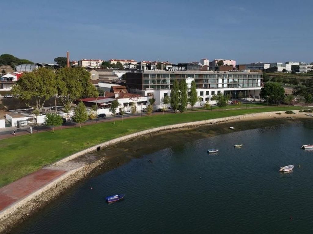 Ues PON HARBOR SEIXAL BAY