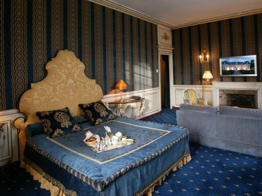 CHATEAU DE COURCELLES
