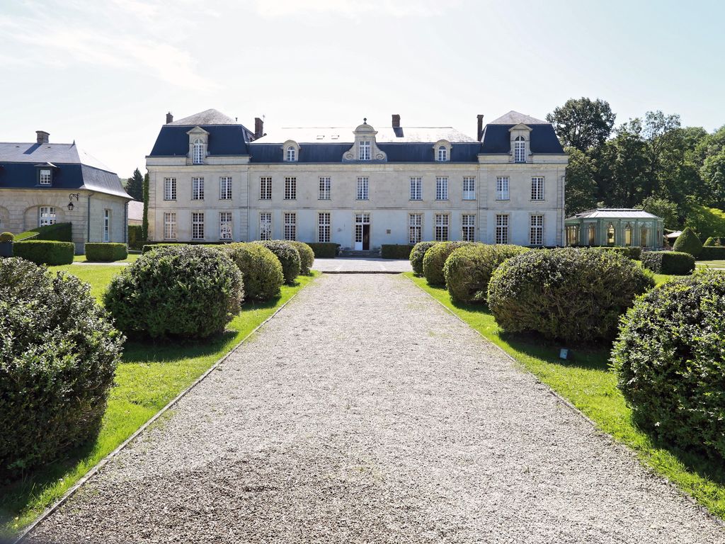 CHATEAU DE COURCELLES