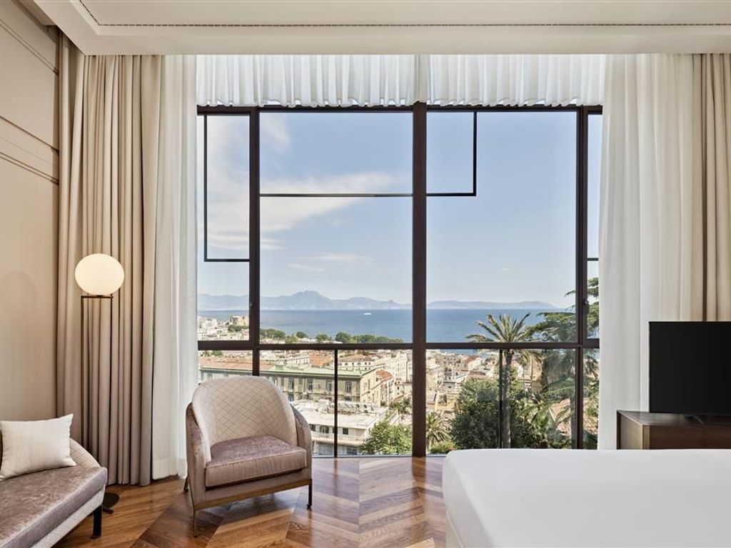 De Bonart Naples Curio Collection by Hilton