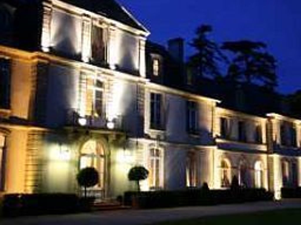 Chateau De Sully