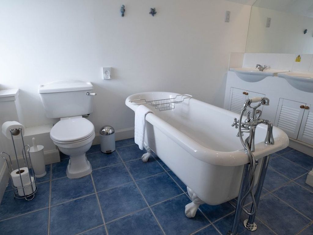 Summer Isles Hotel