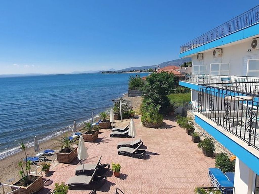 Artemis Hotel