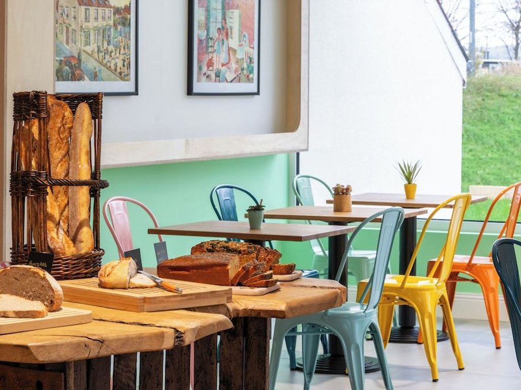 greet Hotel Chatellerault