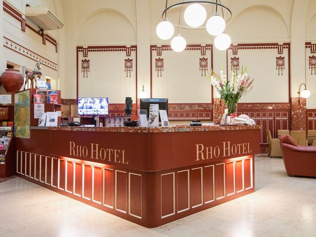 Rho Hotel