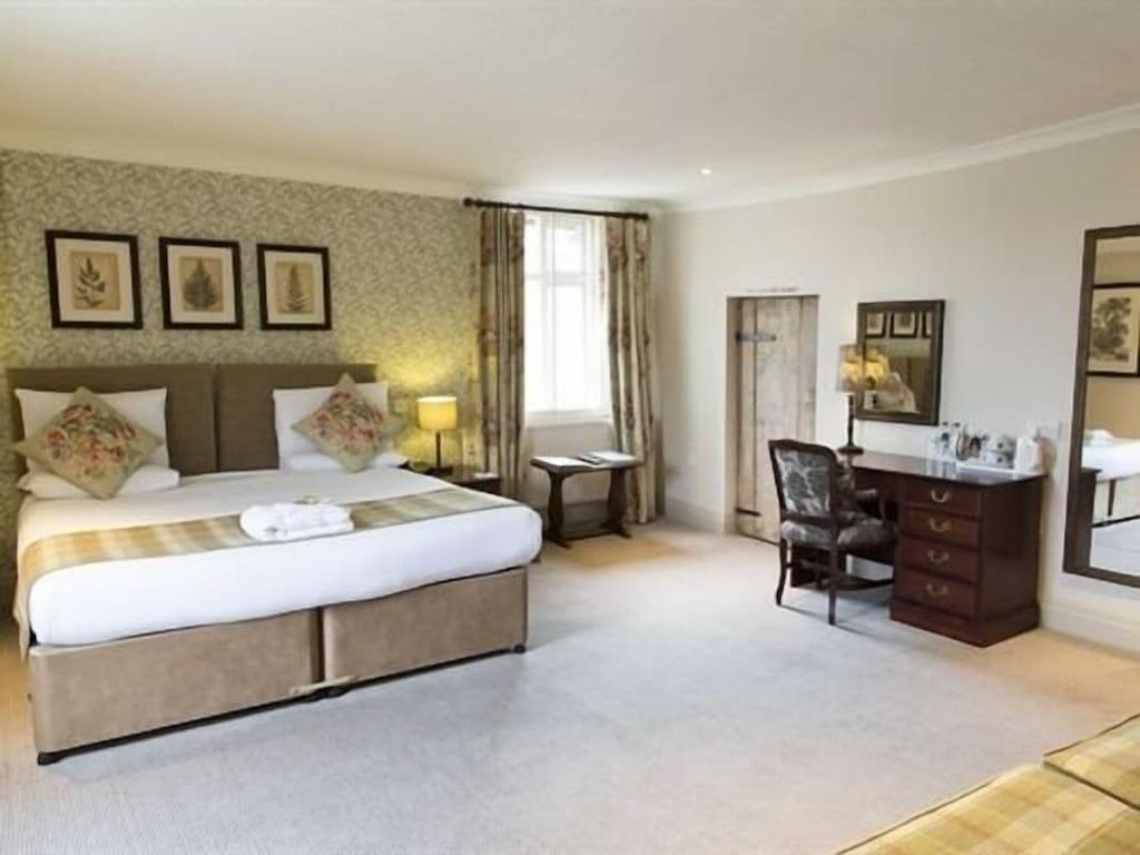 Hadley Bowling Green Inn