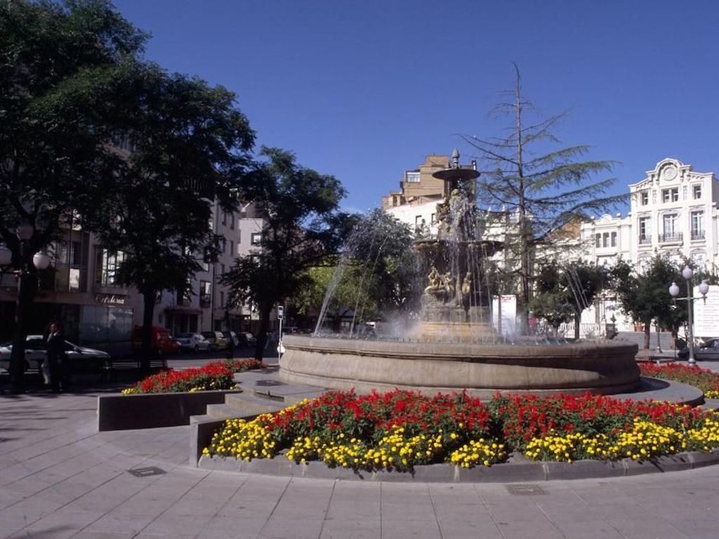 Aparthotel Suites Huesca