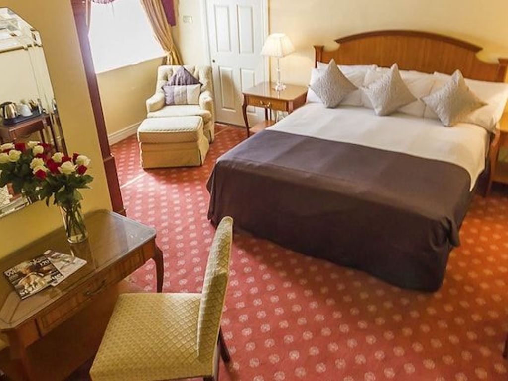 TF Royal Hotel