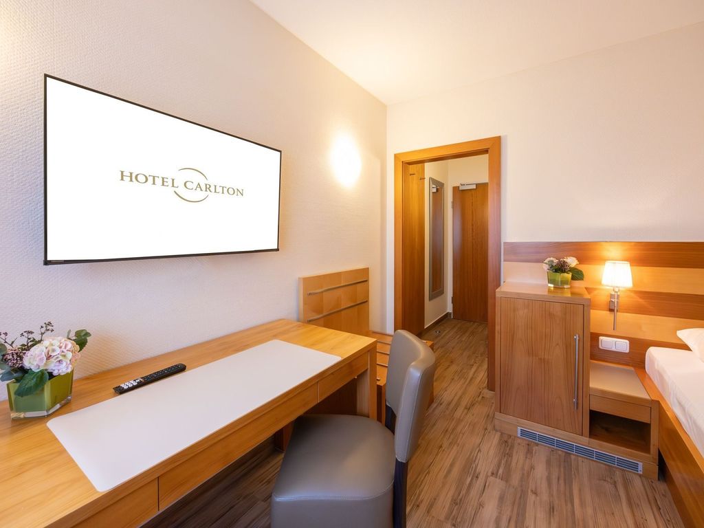 Carlton Hotel