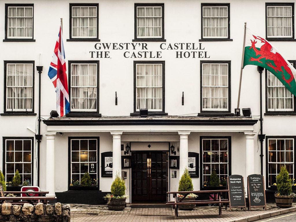 TBD-Castle Hotel