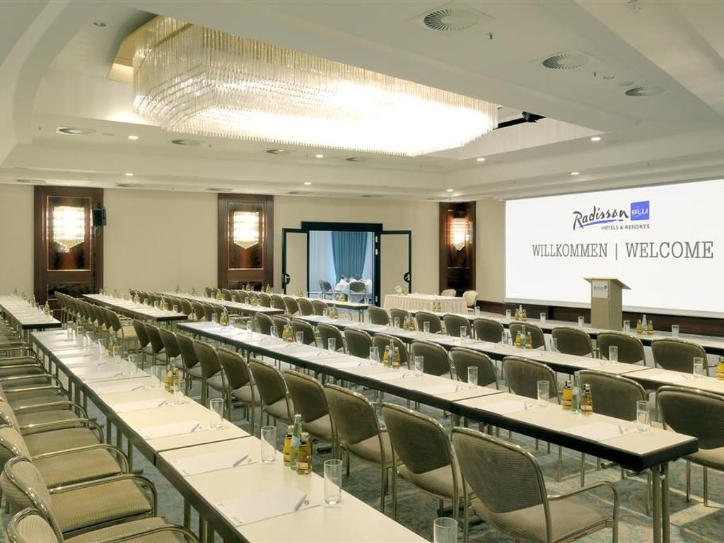 RIMC - Cottbus Hotelbetriebsgesellschaft mbH & Co. KG Radisson Blu Hotel Cottbus