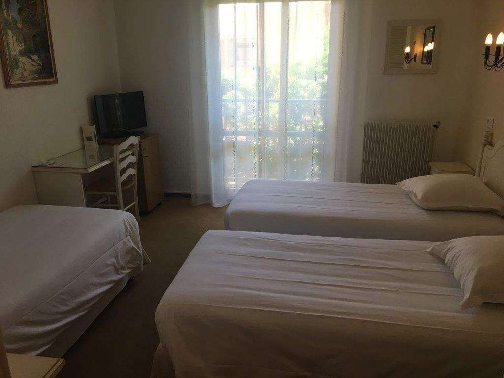 LE MOZART HOTEL