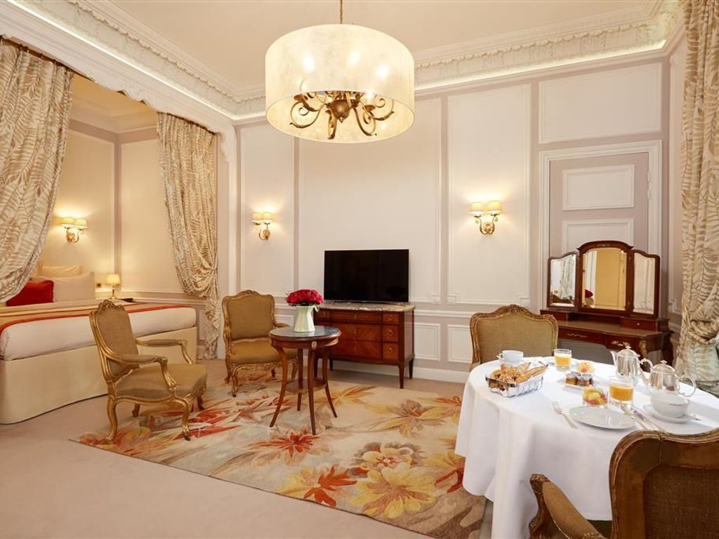 Hotel Regina Louvre Paris