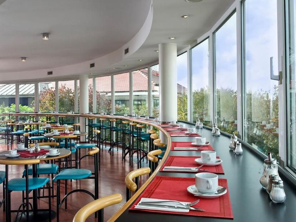 Highway Hotel Dasing-Augsburg
