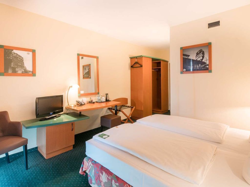 Highway Hotel Dasing-Augsburg