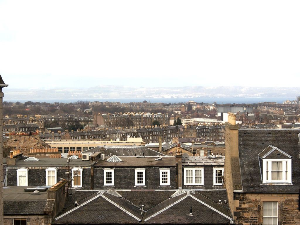 Holiday Inn Express EDINBURGH CITY CENTRE by IHG