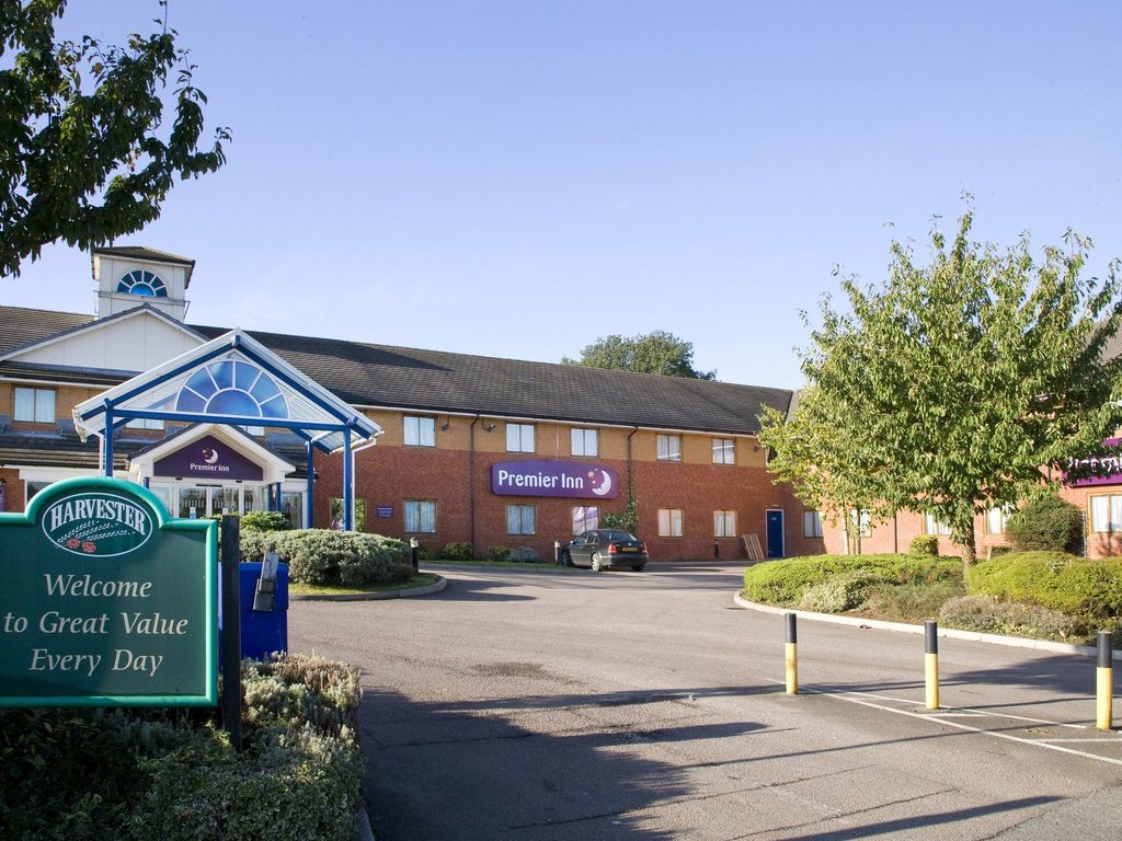 J9) Premier Inn Luton South (M1
