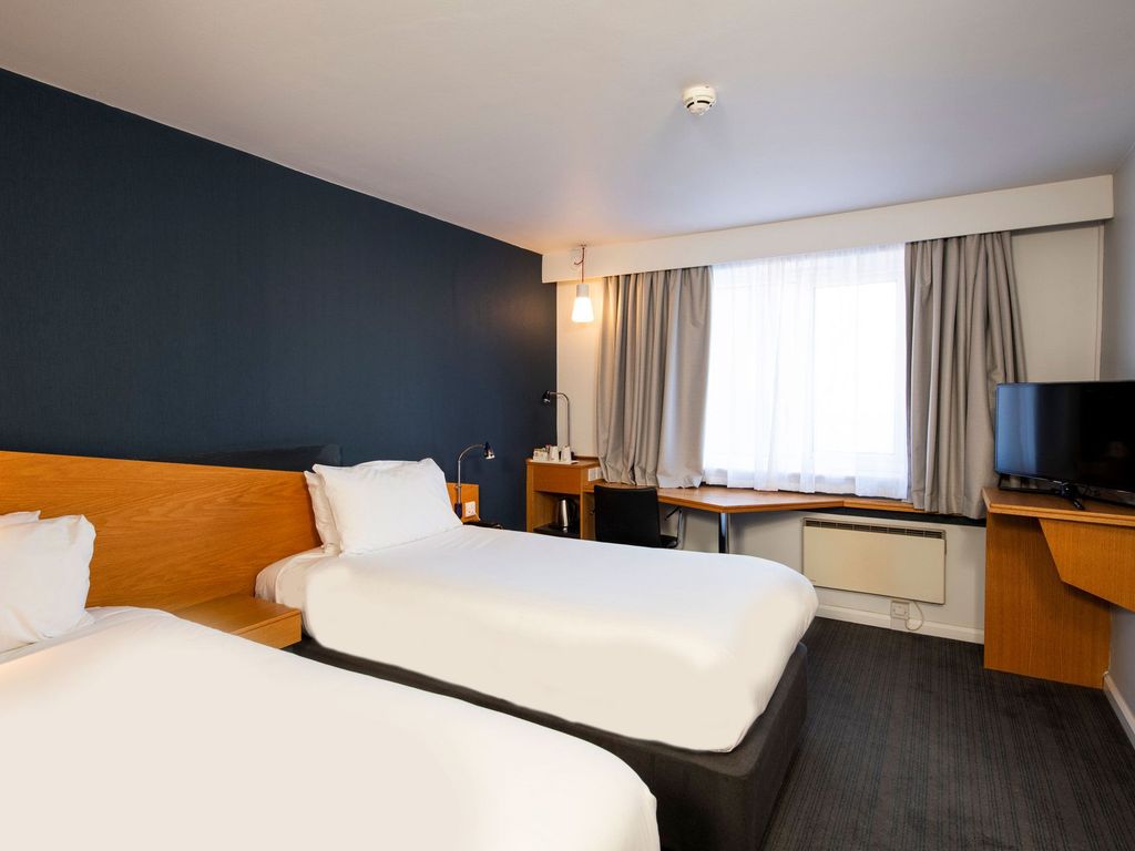 Holiday Inn Express NEWPORT by IHG
