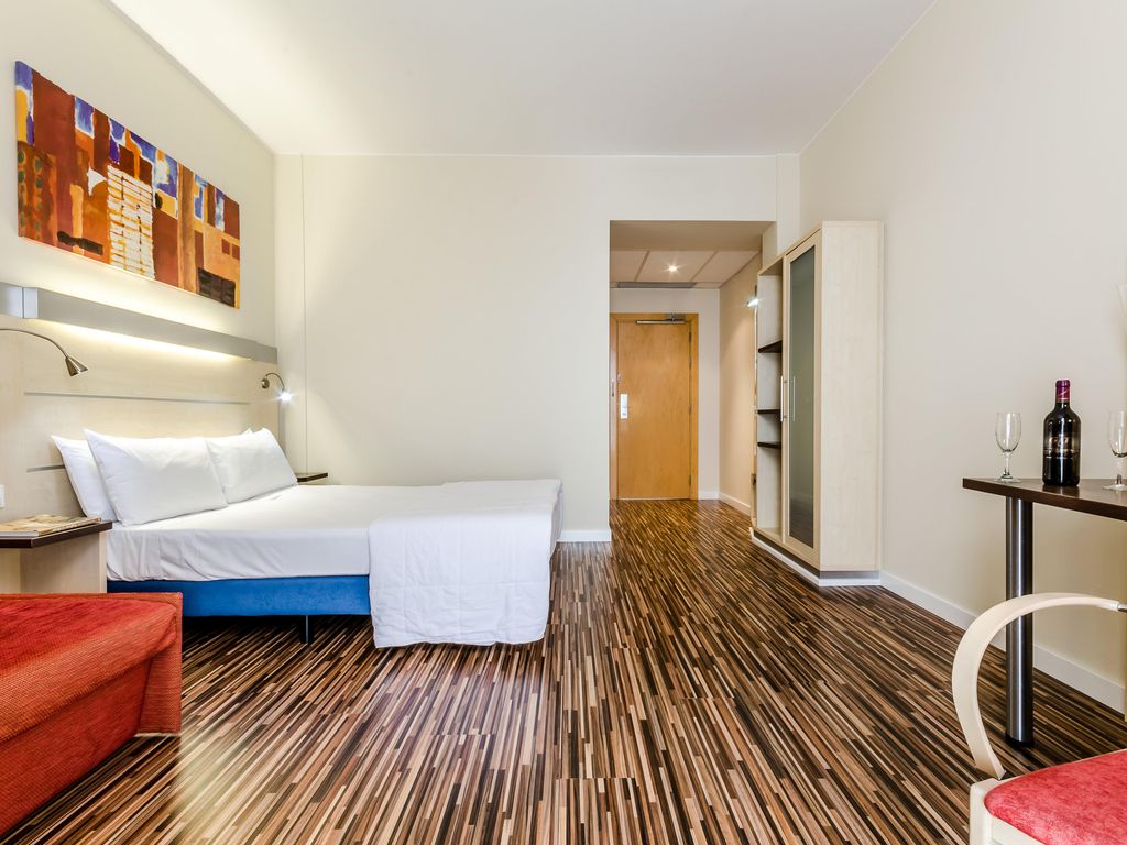 YIT CIUDAD DE ZARAGOZA Hotel