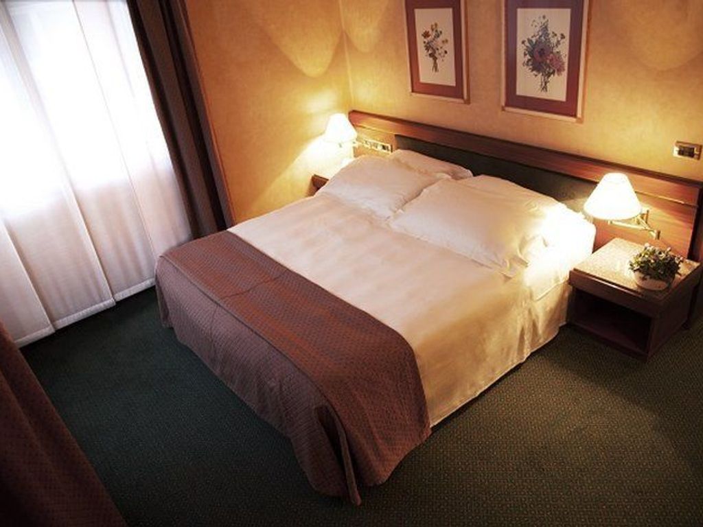 Crivi's Hotel