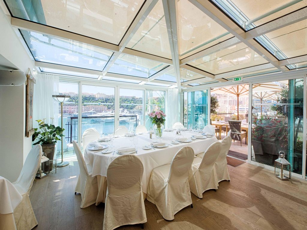Port Palace Hotel