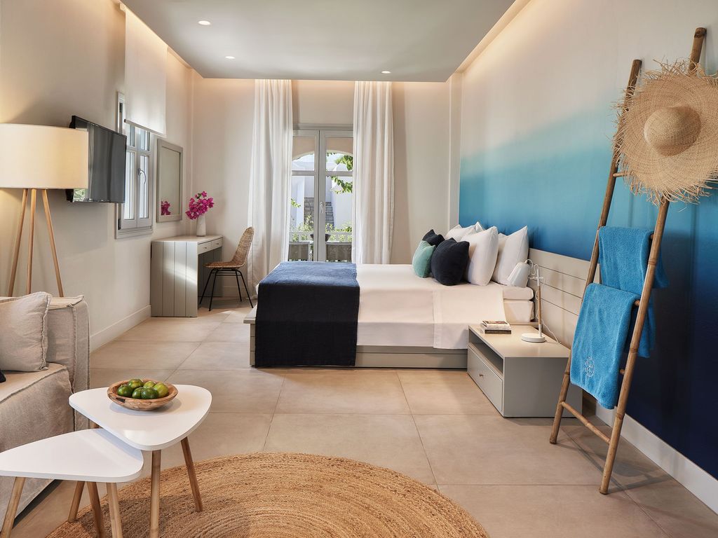 Poseidon of Paros Hotel & Spa