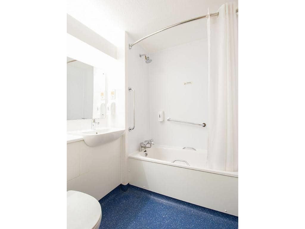 TRAVELODGE DUMBARTON