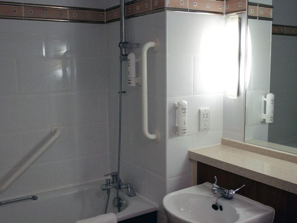 Holiday Inn A55 CHESTER WEST by IHG