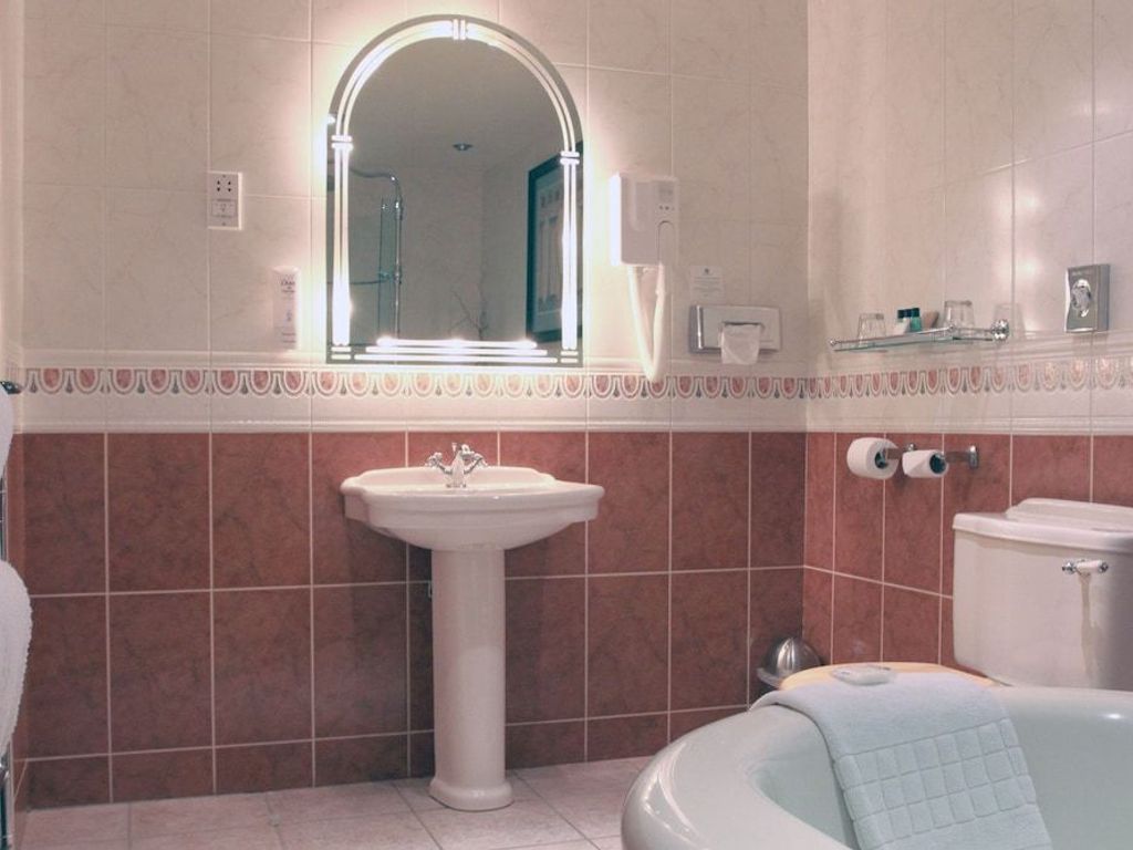 Holiday Inn A55 CHESTER WEST by IHG