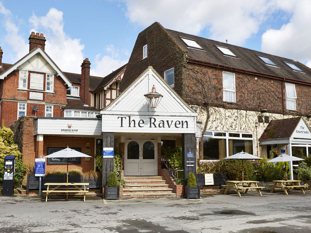 The Raven Hotel