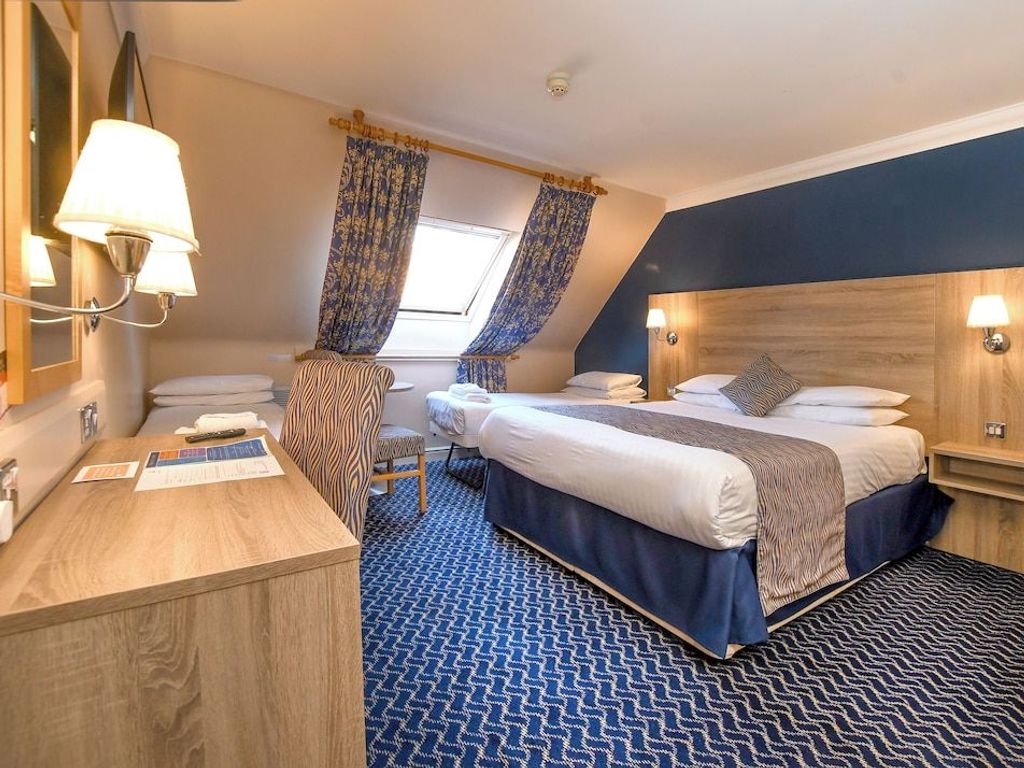 The Queens Hotel & Victoria Cloisters