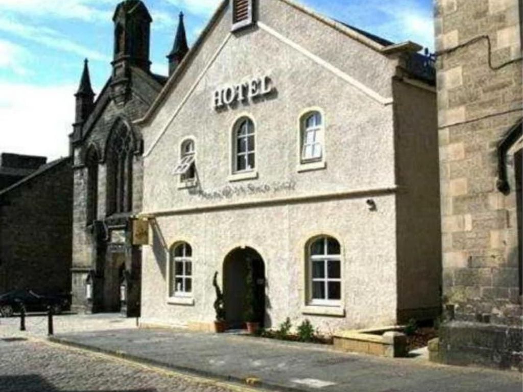 Rooms at 1703