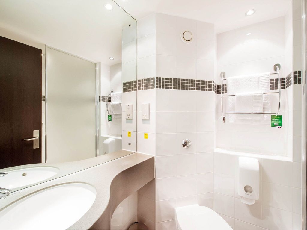 Premier Inn Luton Town Centre