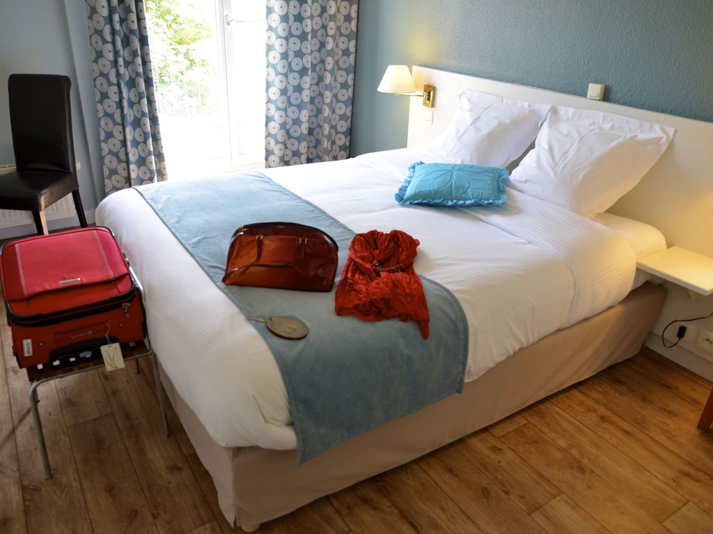 Majestic Contact hotel