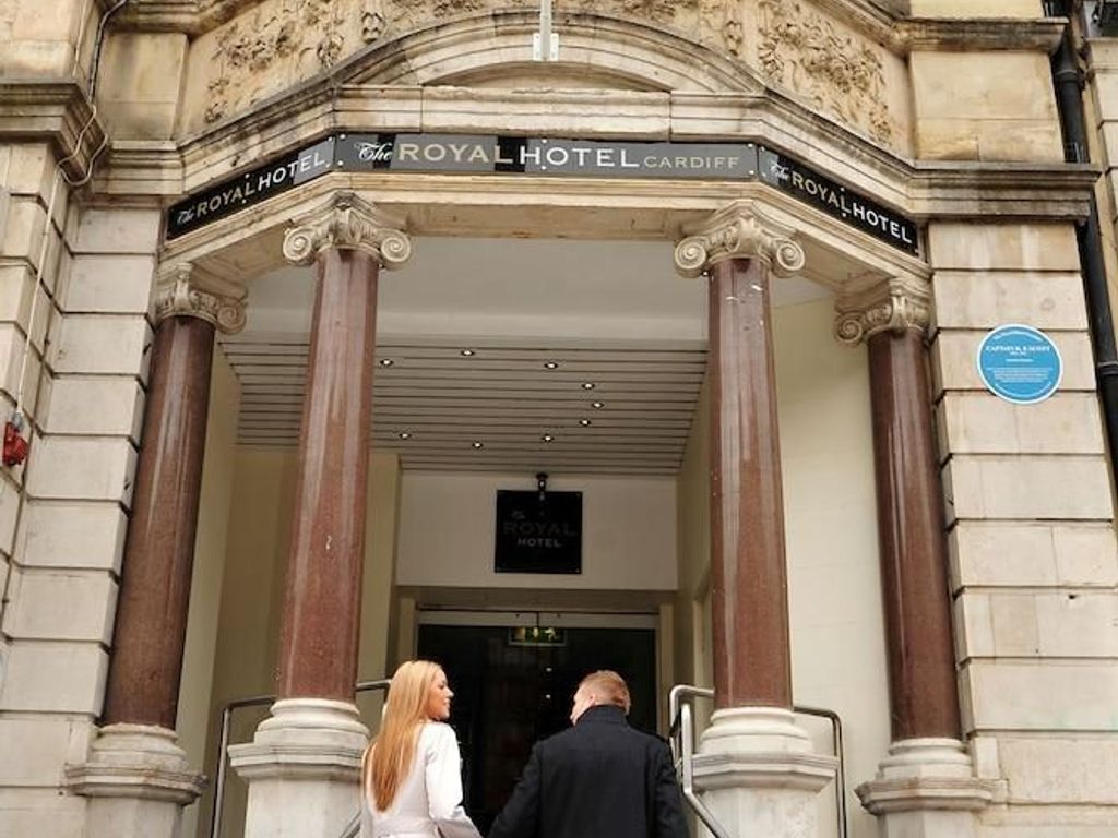 Royal Hotel Cardiff by Belvilla