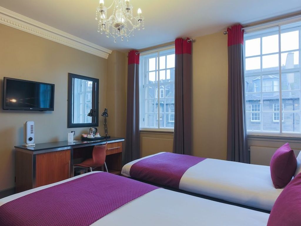 Angel's Share Hotel