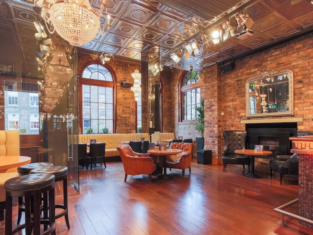 Angel's Share Hotel