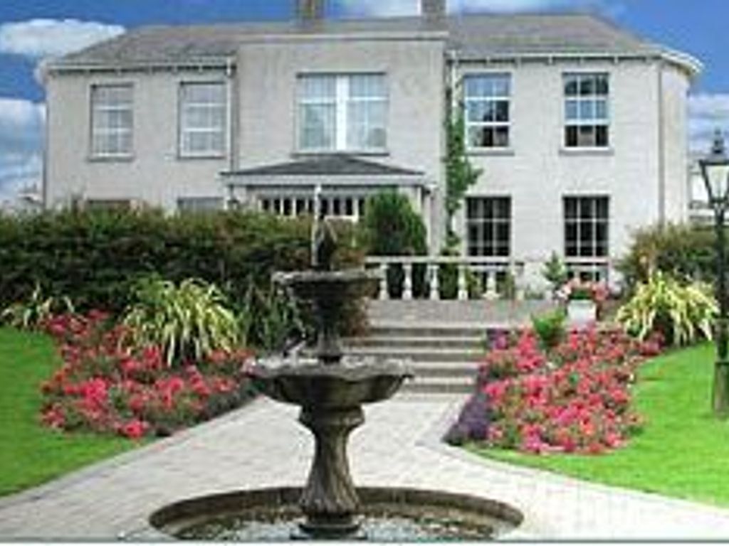 Castle Oaks House