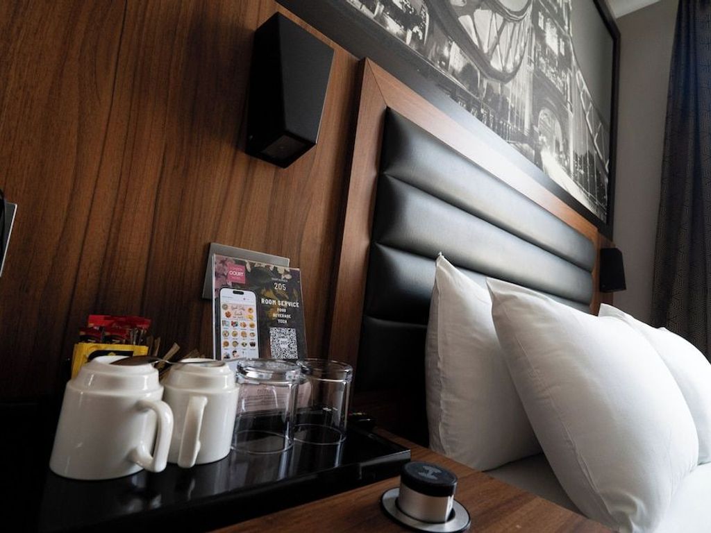 London Court Hotel