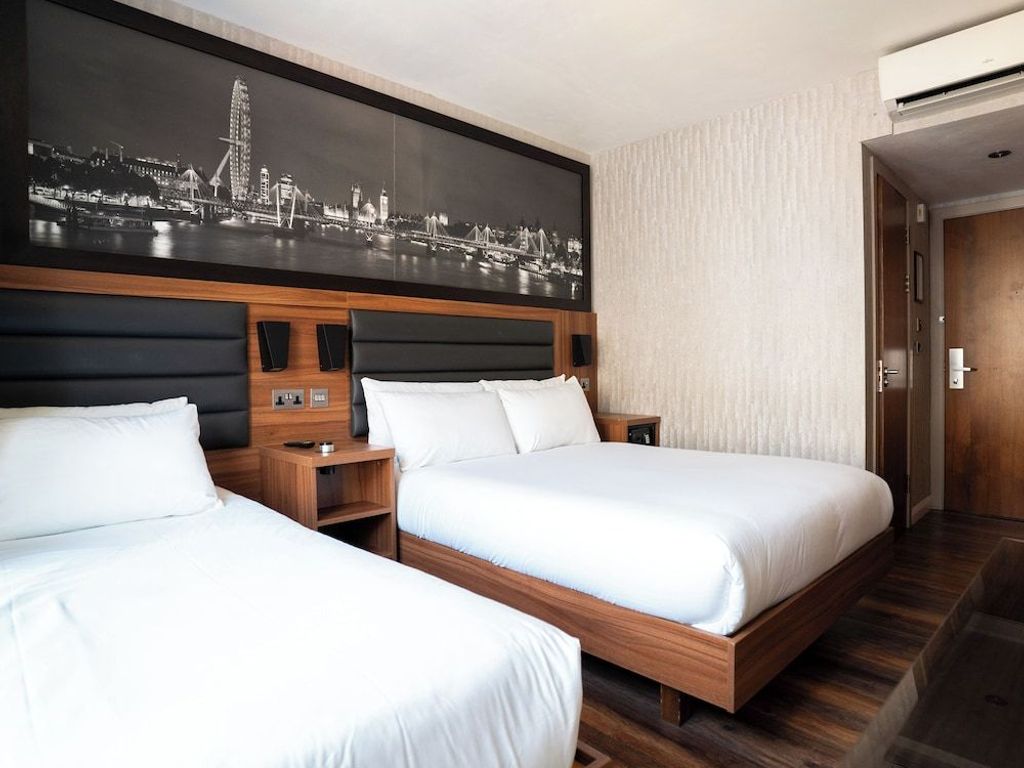 London Court Hotel