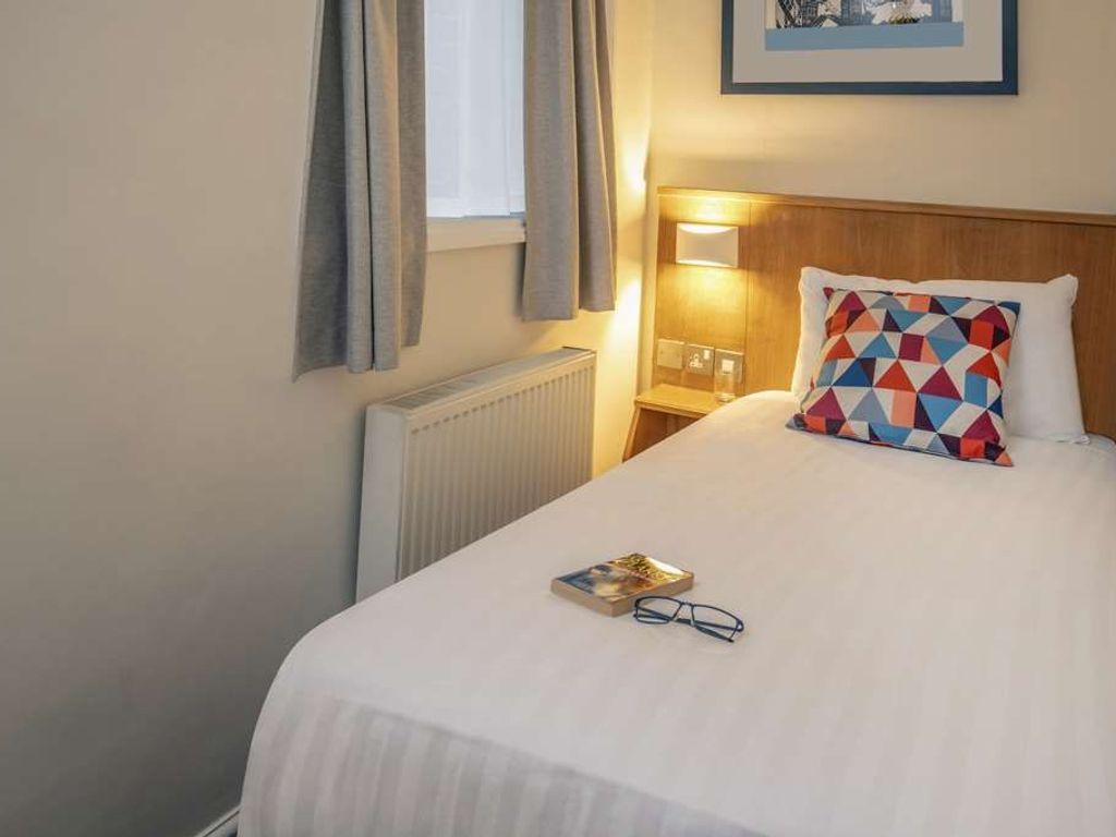 Queensway Hotel Sure Hotel Collection by Best Western