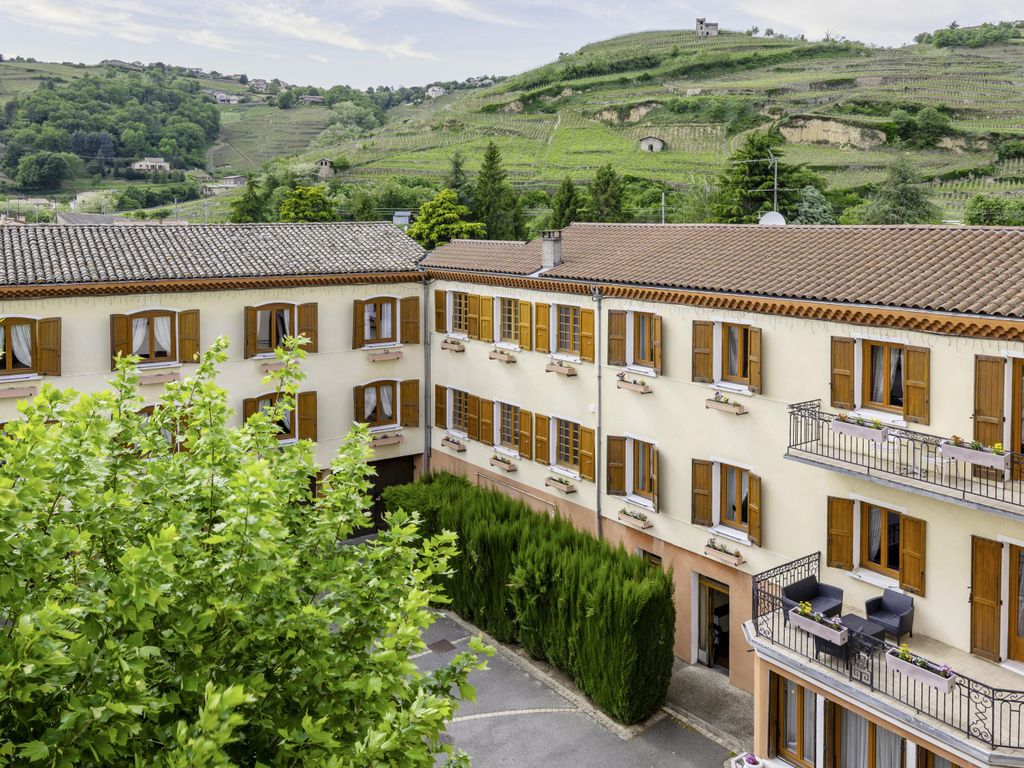 LE BEAU RIVAGE
